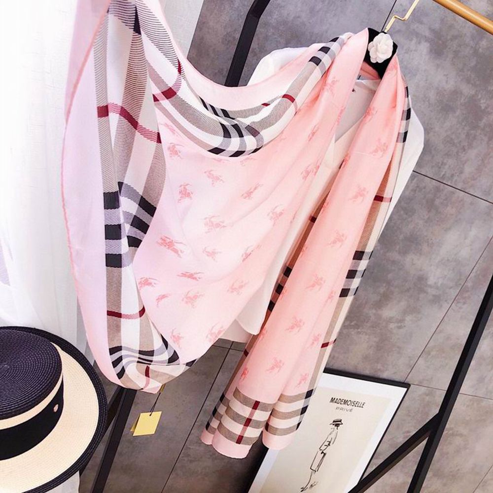 Bv*b*rry Scarf